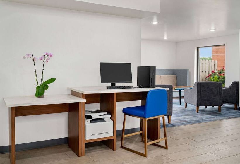 호텔 La Quinta Inn By Wyndham Columbus Airport Area