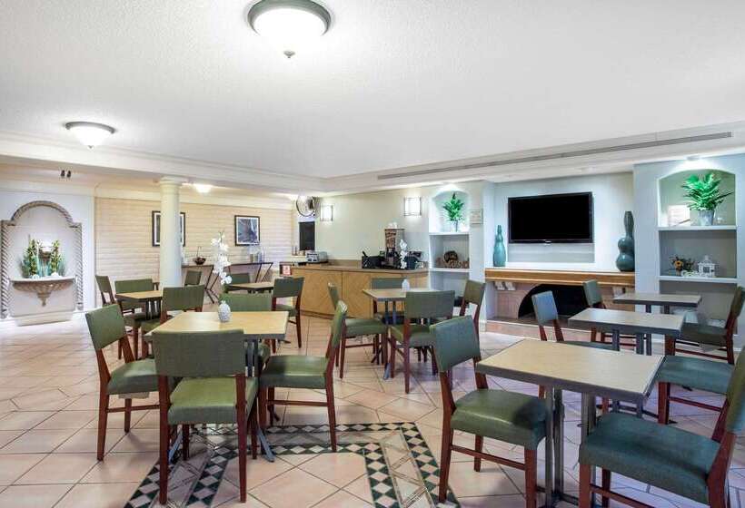 هتل La Quinta Inn By Wyndham Huntsville Research Park