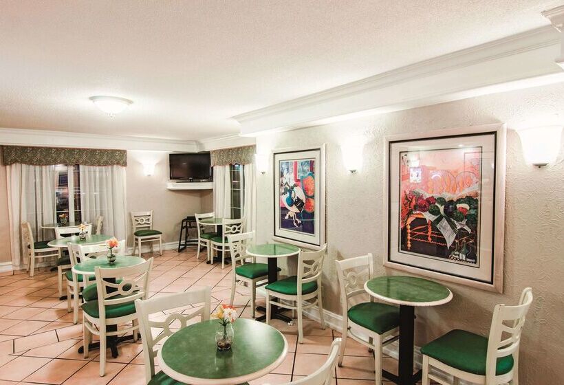 בית מלון כפרי La Quinta Inn By Wyndham Indianapolis Airport Lynhurst