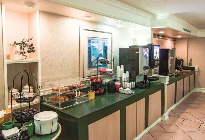 בית מלון כפרי La Quinta Inn By Wyndham Indianapolis Airport Lynhurst