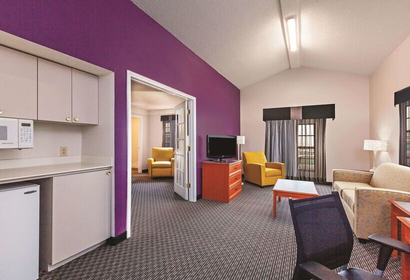 هتل La Quinta Inn By Wyndham Odessa