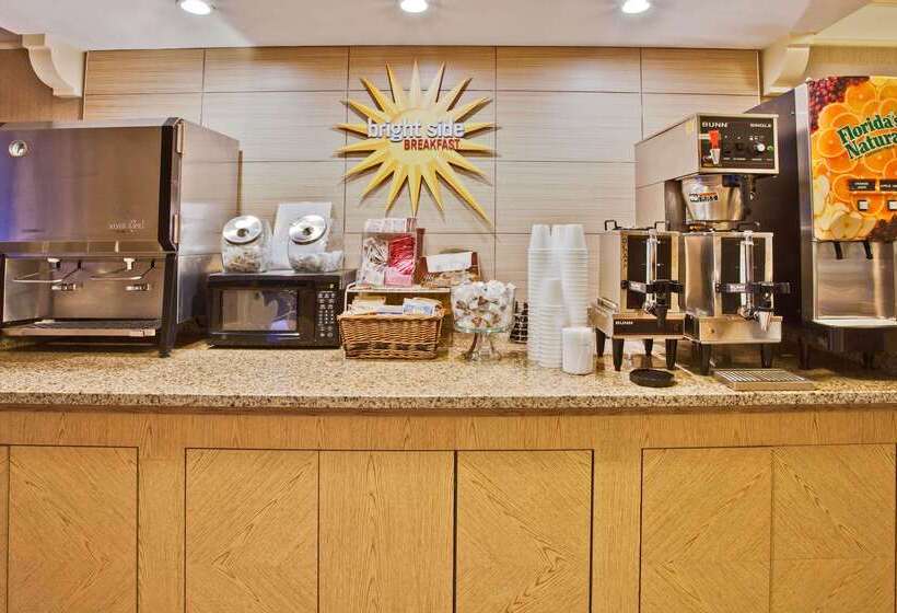 فندق La Quinta Inn By Wyndham Orlando Airport West