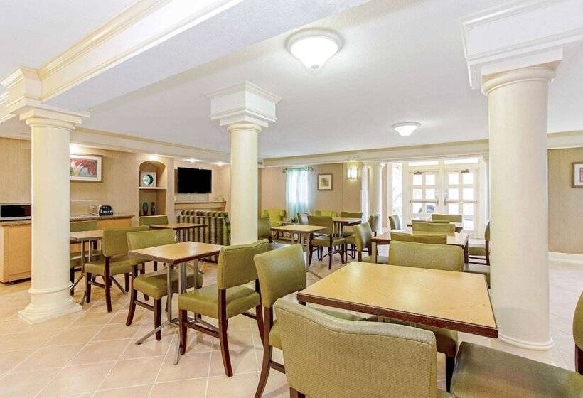 فندق La Quinta Inn By Wyndham Orlando Airport West