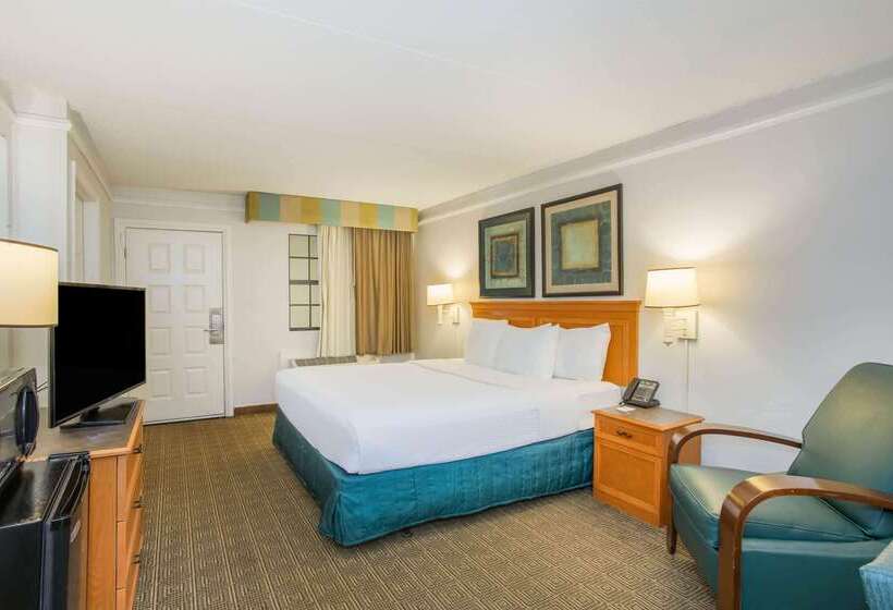 בית מלון כפרי La Quinta Inn By Wyndham Tallahassee North