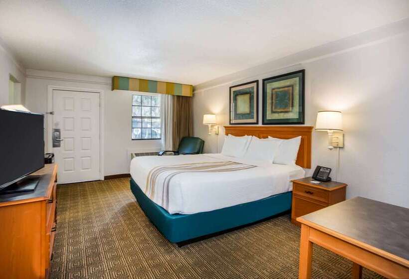 בית מלון כפרי La Quinta Inn By Wyndham Tallahassee North