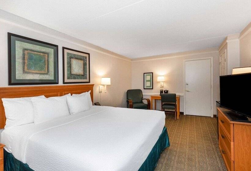בית מלון כפרי La Quinta Inn By Wyndham Tallahassee North