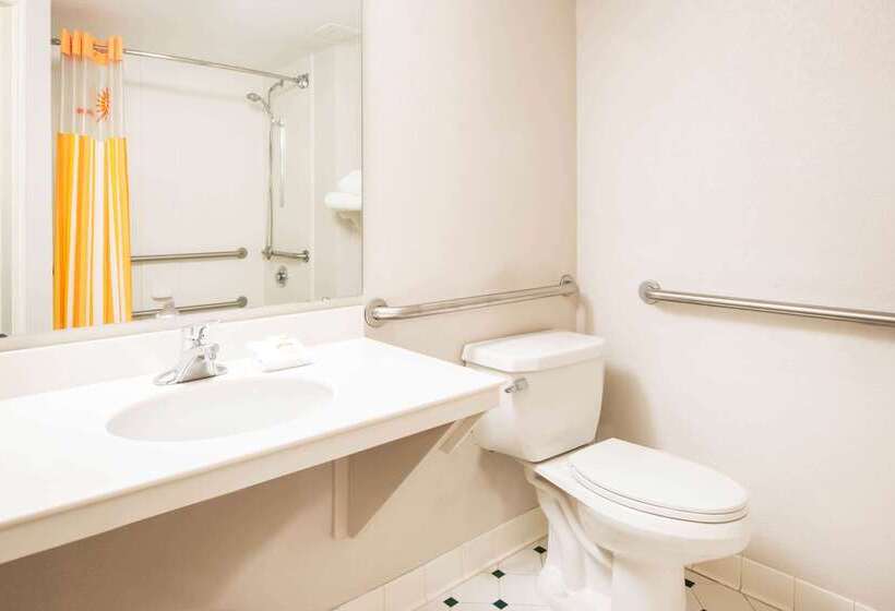 هتل La Quinta By Wyndham Colorado Springs South Airport