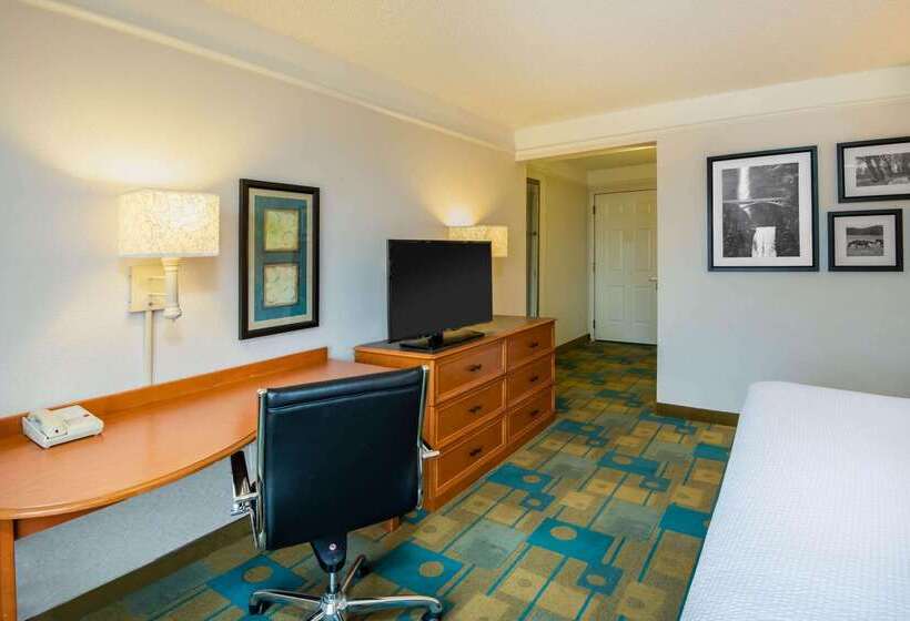 هتل La Quinta By Wyndham Colorado Springs South Airport