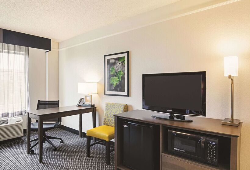 هتل La Quinta By Wyndham Denver Airport Dia