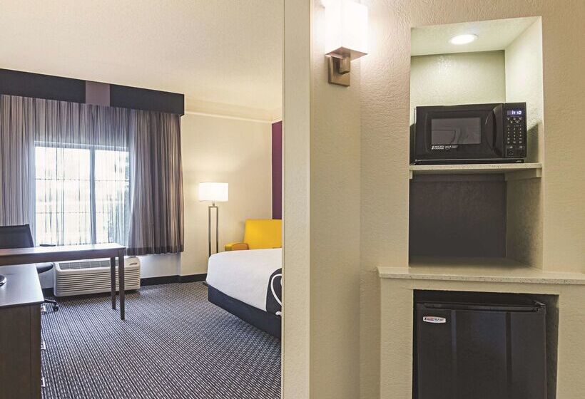 هتل La Quinta By Wyndham Denver Airport Dia