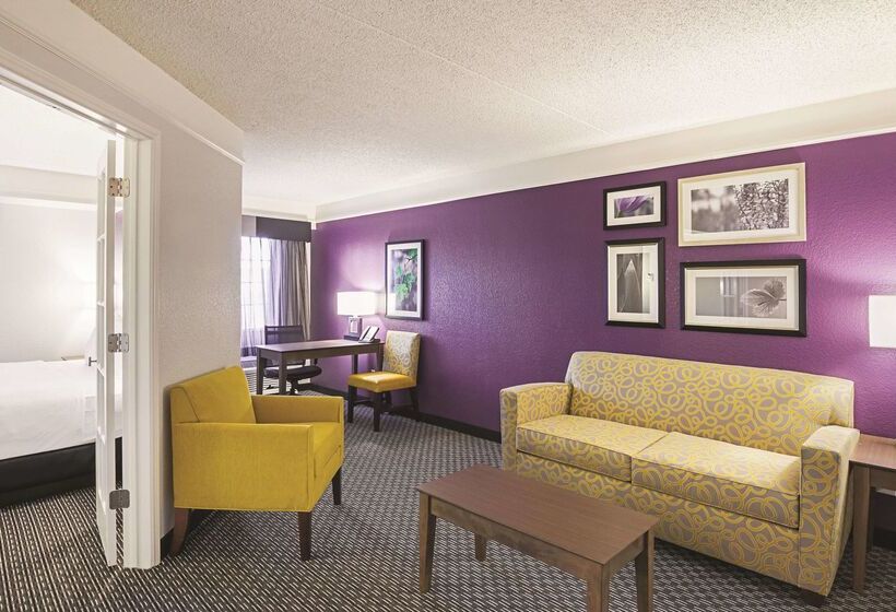 هتل La Quinta By Wyndham Fort Worth North