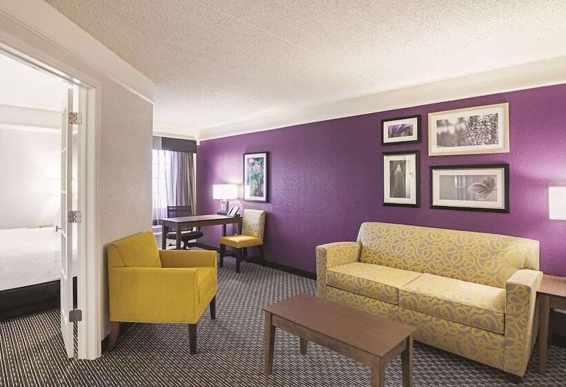 هتل La Quinta By Wyndham Fort Worth North
