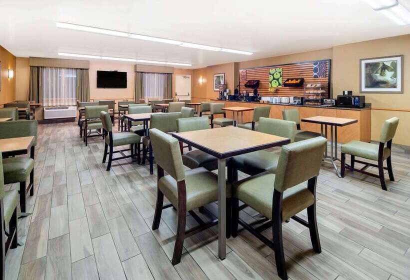 هتل La Quinta Inn & Suites By Wyndham Irvine Spectrum