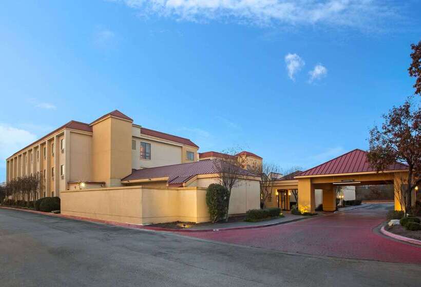 Отель La Quinta By Wyndham Round Rock North