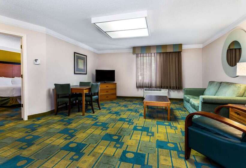فندق La Quinta By Wyndham St. Pete Clearwater Airport