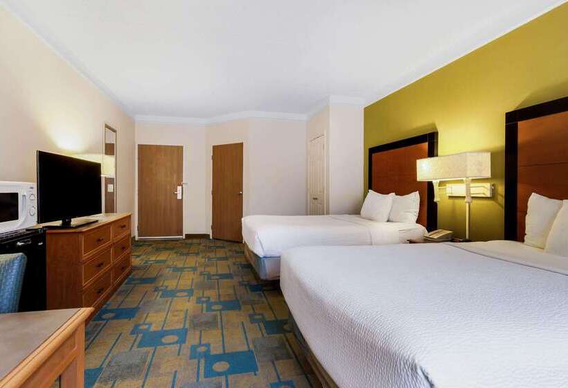 فندق La Quinta By Wyndham St. Pete Clearwater Airport