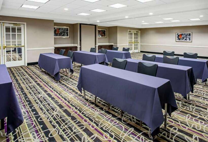 Отель La Quinta By Wyndham Tucson Airport