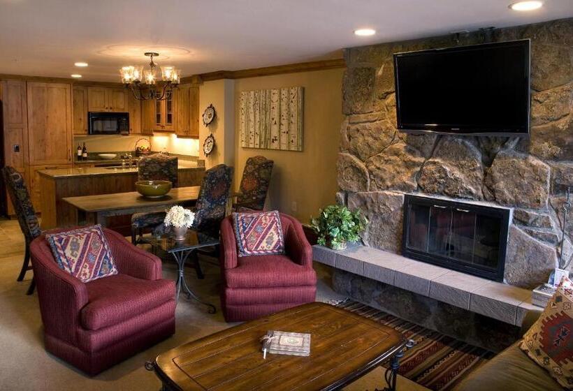 هتل Lodge Tower