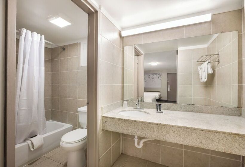 فندق Red Carpet Inn Edison
