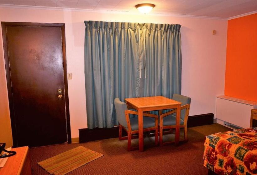 מוטל Budget Host Inn Iron Mountain