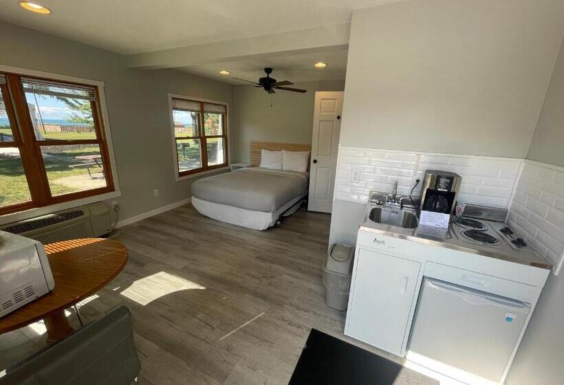 מוטל Lake Bluff Inn And Suites