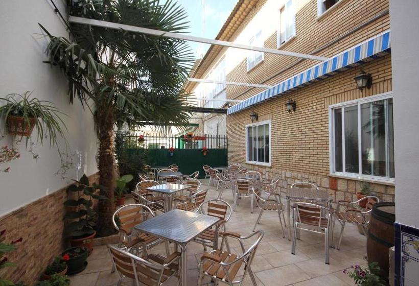 فندق Hostal Restaurante Milan Ii