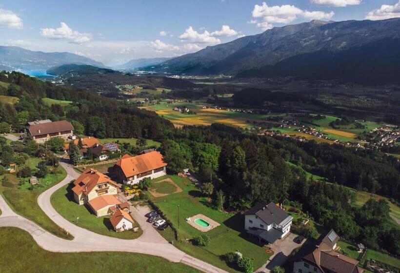 بنسيون Berggasthof Karlbauer