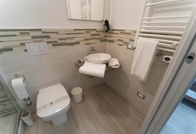 بنسيون Claudio Rooms