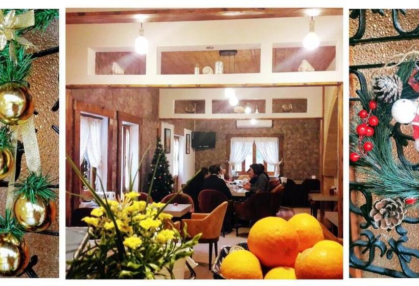 پانسیون Golden Palms Guest House & Cafe