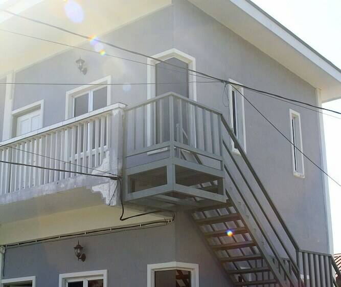 هتل Cenang Langkawi House