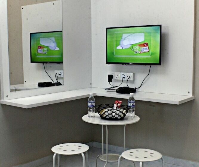 هتل Cenang Langkawi House