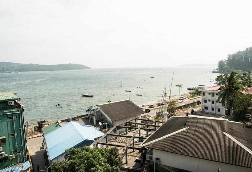 Отель Perfect Transit Stay In Sea Facing Apartment