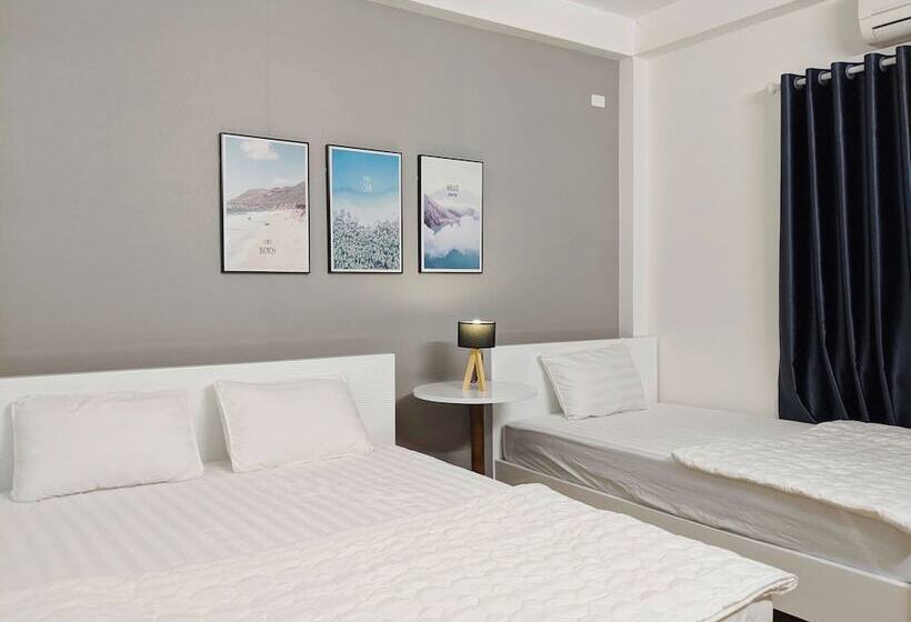 پانسیون Futuristic Inn