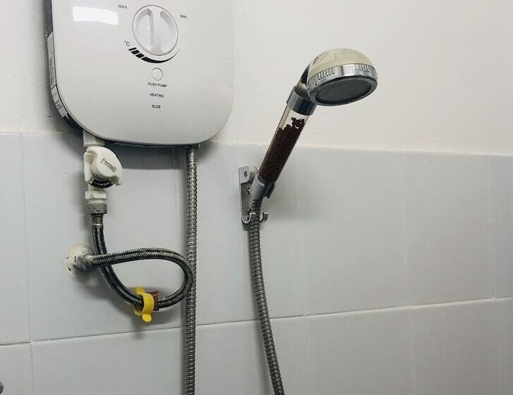 پانسیون Futuristic Inn