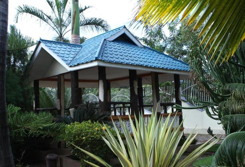 ホテル Lesa Garden