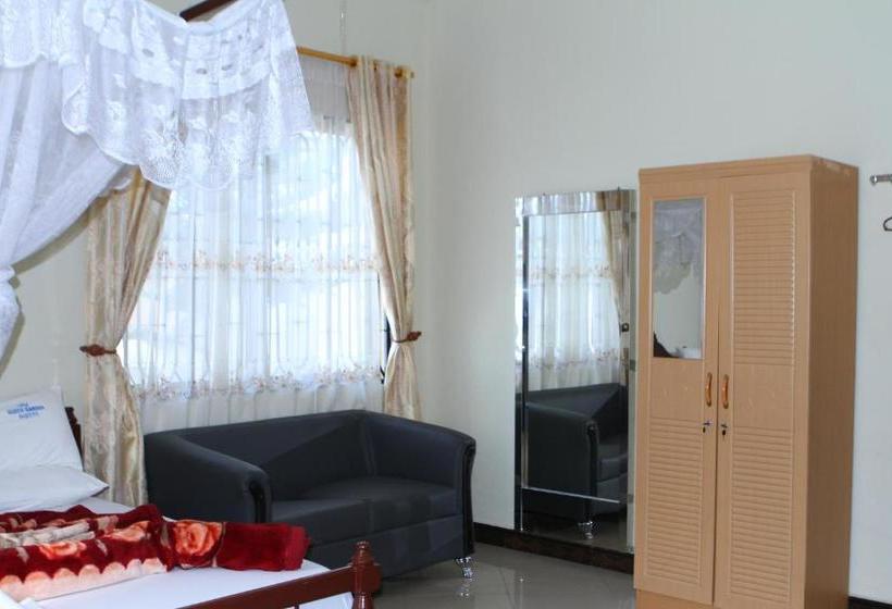 ホテル Lesa Garden