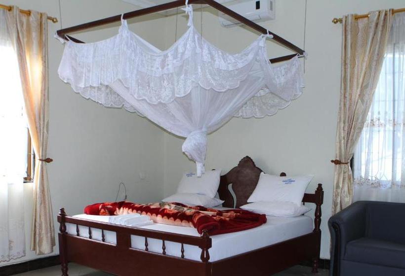 ホテル Lesa Garden