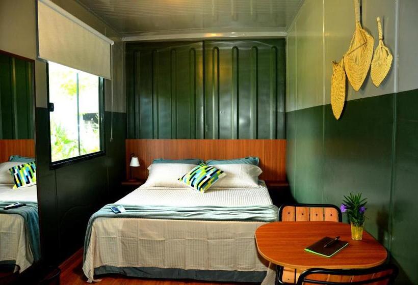 ユースホステル Innbox   Porto Belo