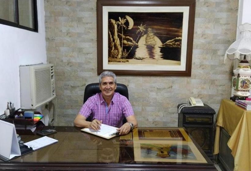 هتل Puerta Del Sol