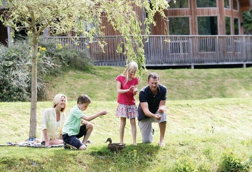 리조트 Penvale Lakes Lodges