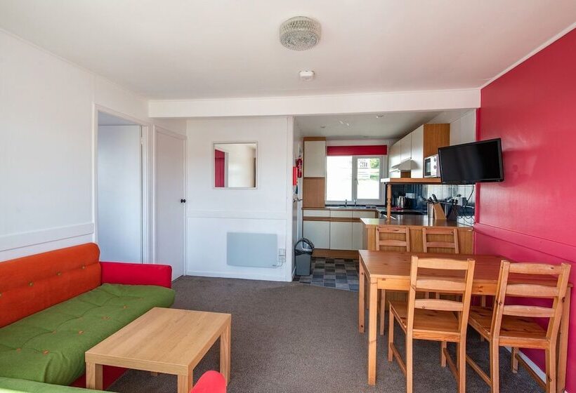 אתר נופש Whitecliff Bay Holiday Park