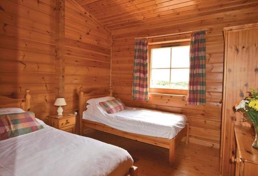 منتجع Woodside Lodges Country Park