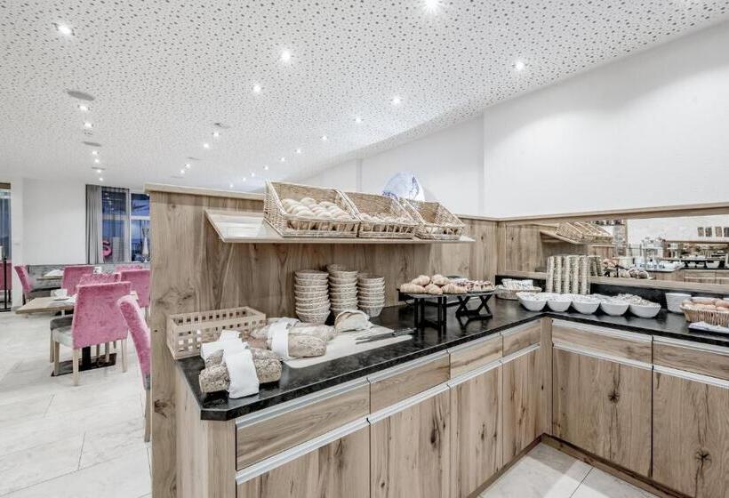 هتل Garni Christine