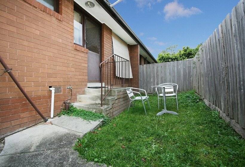 40 Thames Holiday Unit