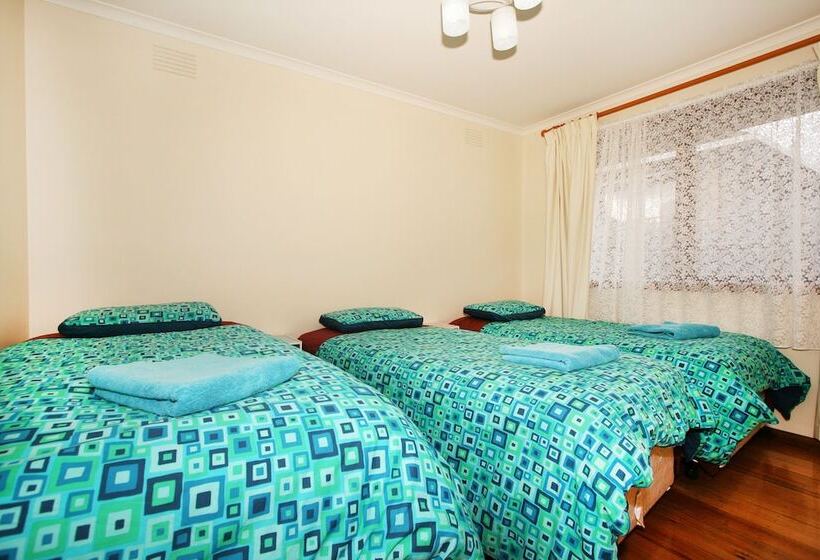 40 Thames Holiday Unit