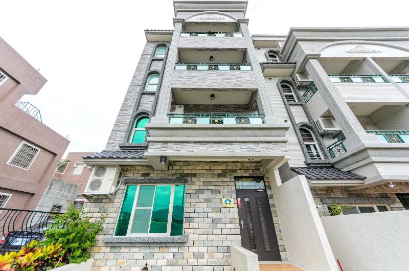 تختخواب و صبحانه Taiping 528