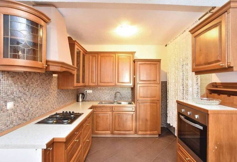 Emilie Apartment And Villa