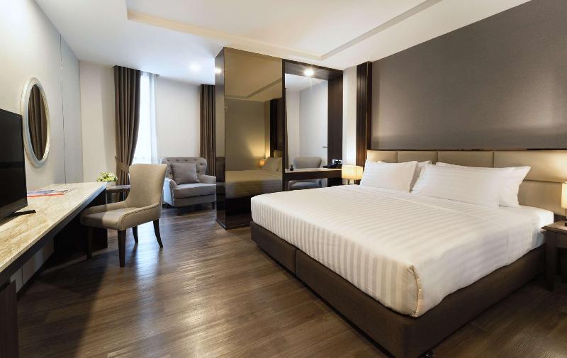 هتل Best Western Plus Peak Vista Inn & Suites