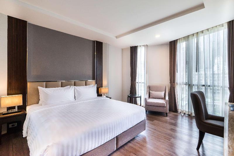 هتل Best Western Plus Peak Vista Inn & Suites