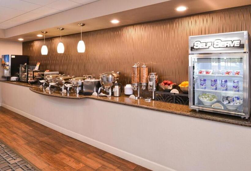 هتل Best Western Plus Peak Vista Inn & Suites